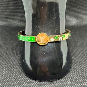 ✅ PRICE IS FIRM ✅ Fashion Green and Gold Bracelet with Logo